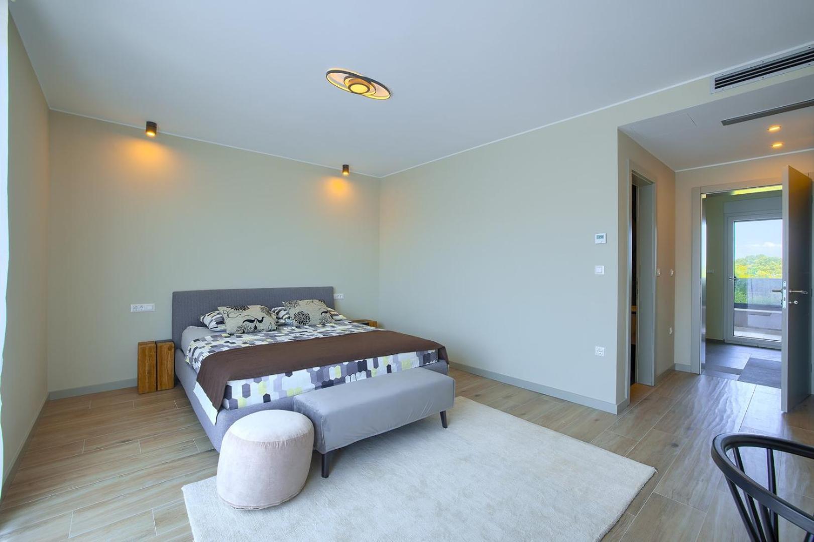 Loreta With Sea View Villa